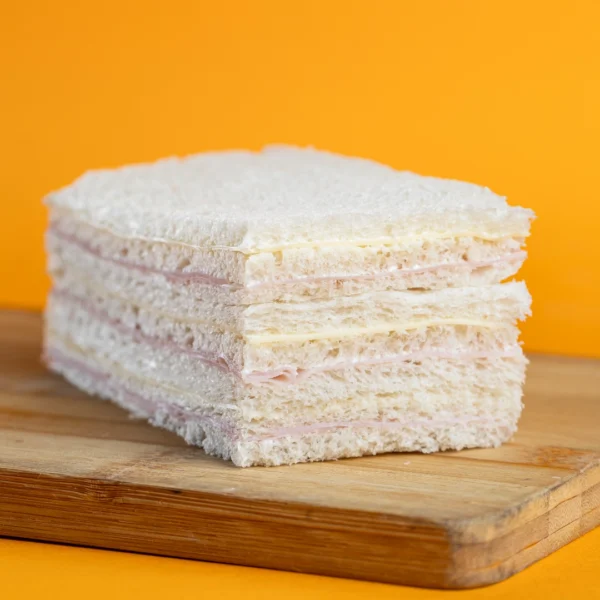Sándwiches de Miga Simples de Jamón y Queso Pack de 24 unidades blanco
